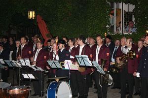 Ersinger Musikkapelle beim Zapfenstreich 2009