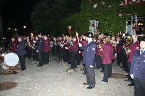 Ersinger Musikkapelle beim Zapfenstreich 2009