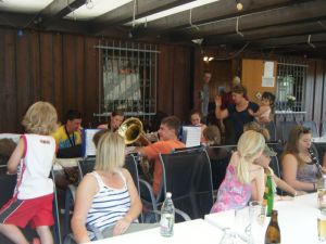 Grillnachmittag der Musikfreunde Ersingen für die Jugend des MVE